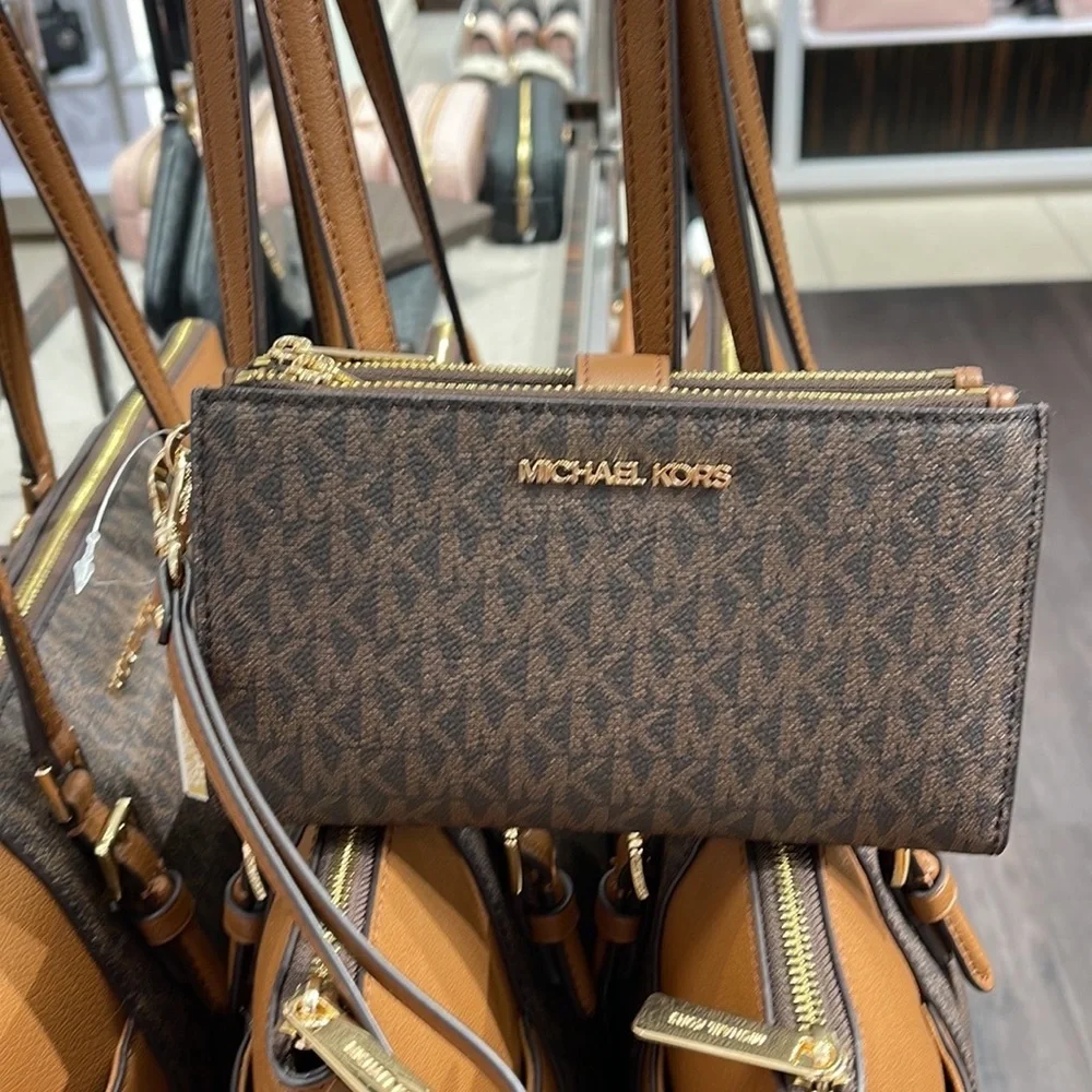 MICHAEL KORS LARGE DOUBLE ZIP WRISTLET PHONEHOLDER WALLET CLUTCH  Brown